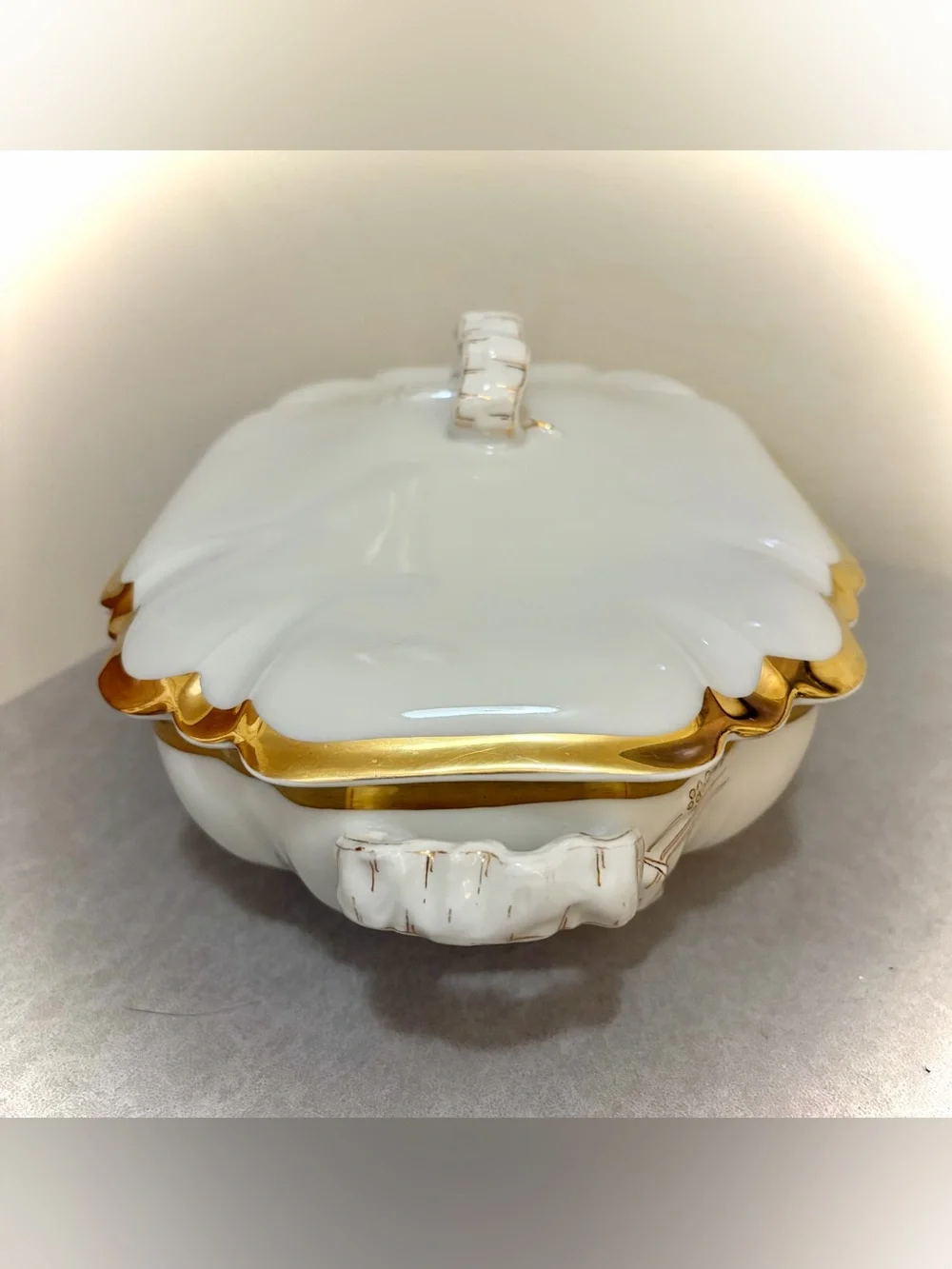 Antique Haviland & Co Limoges White Gold Covered Vegetable Serving Dish W/ Lid